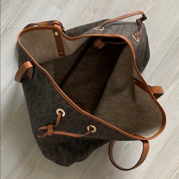 Michael Kors Bag - Picture 7 of 11